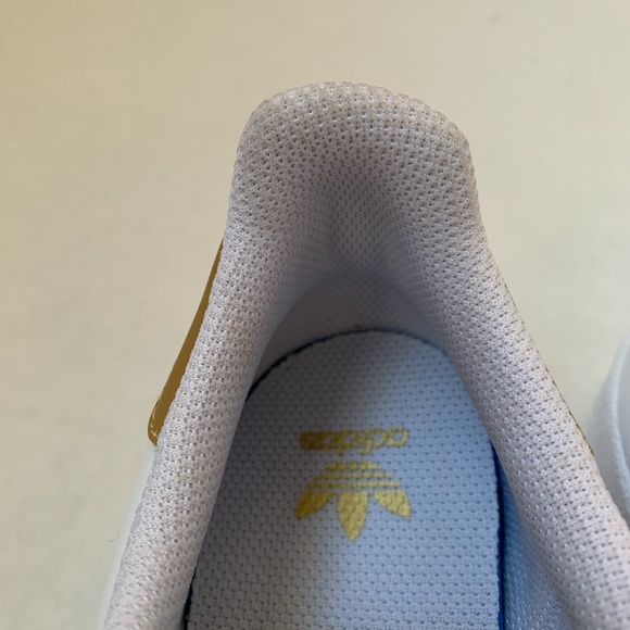 New Adidas Superstar Gold/White Sneaker Size 6 - Picture 9 of 12